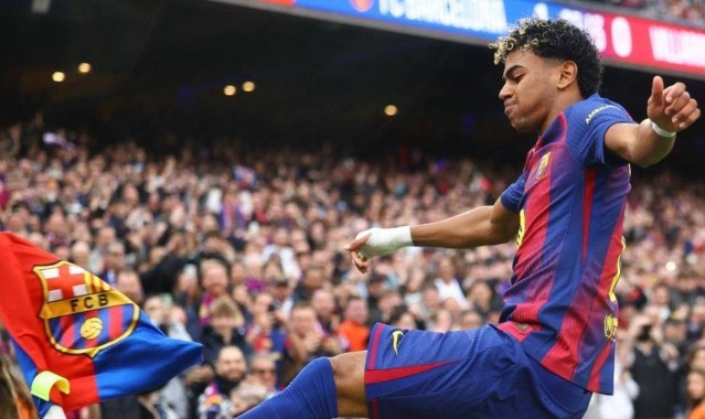 帽子戏法！18岁亚马尔封神之战，西甲最年轻纪录诞生